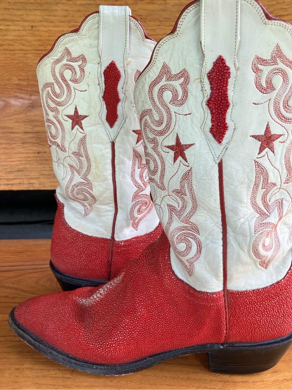Red Lucchese 1883 Stingray Cowboy boots 9 B - Picture 4 of 16